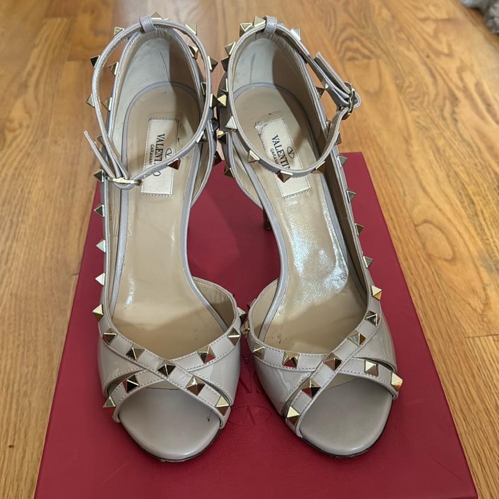 Used Jimmy Choo Pumps